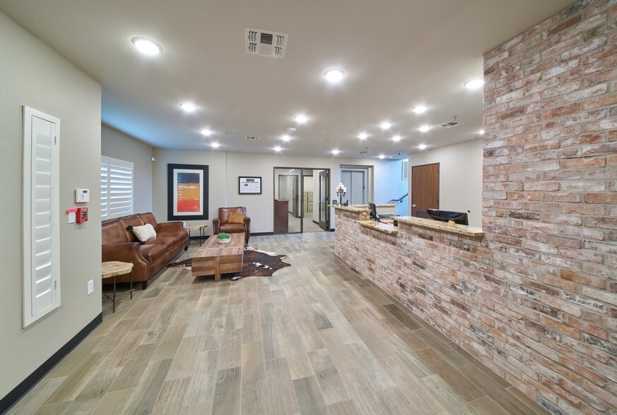 More Photos Of Greatwood Parkway, Sugar Land Office For Sale