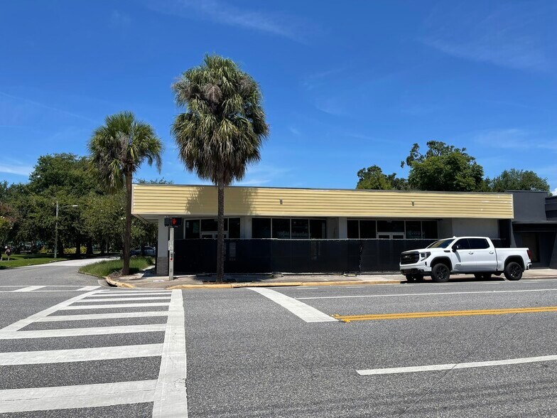 Primary Photo Of 1814 Edgewater Dr, Orlando Storefront For Lease