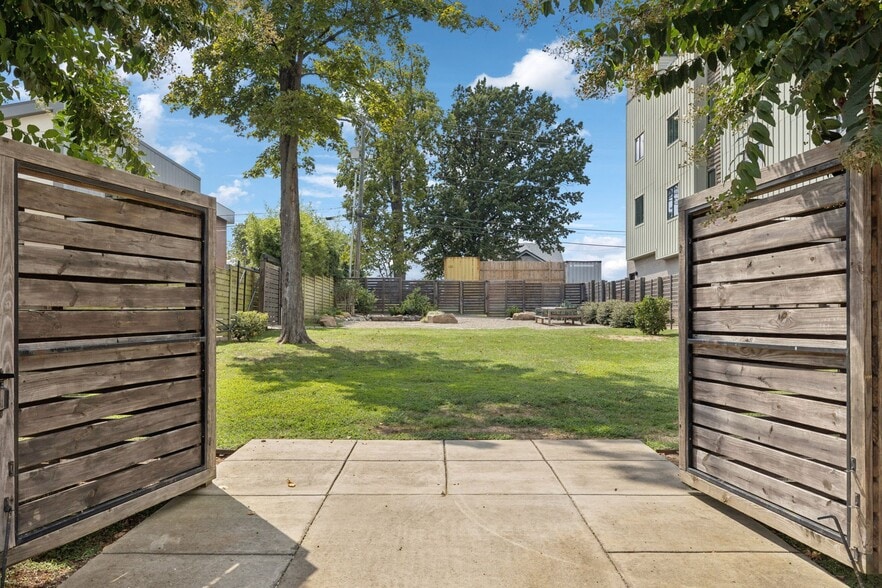 More Photos Of 2517 White Ave, Nashville Office Residential For Sale