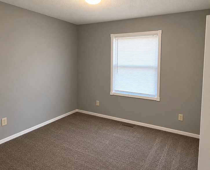 More Photos Of 1820-1824 W Walnut St, Springfield Apartments For Sale