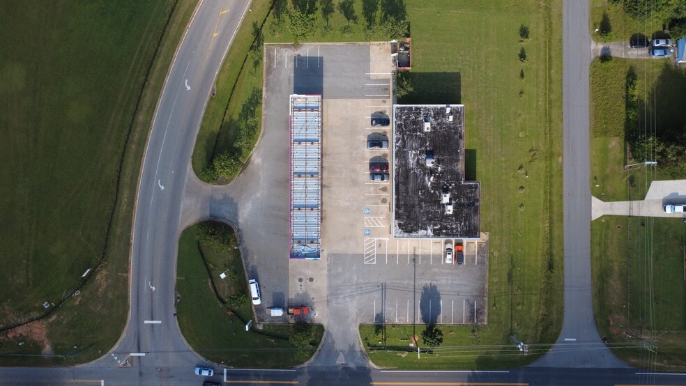 More Photos Of 500 Wilson Dr, Centerville Service Station For Lease