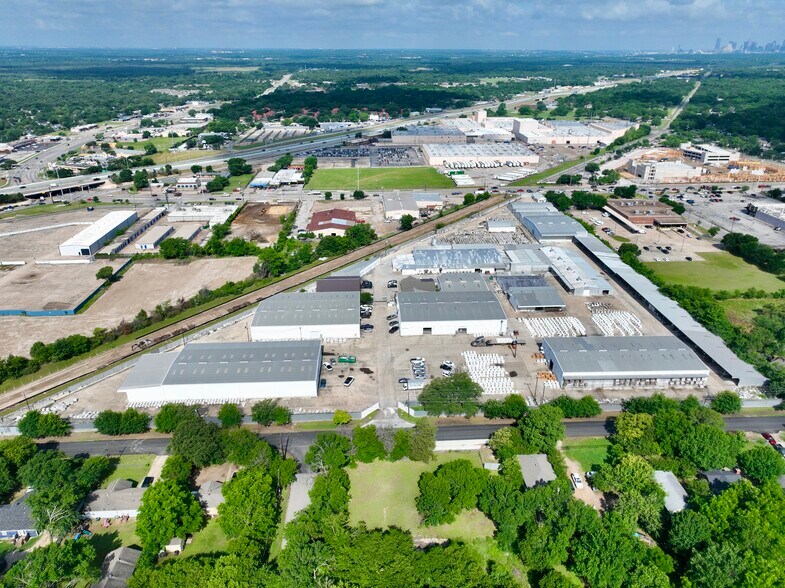 More Photos Of 301 Pleasant Dr, Dallas Warehouse For Lease