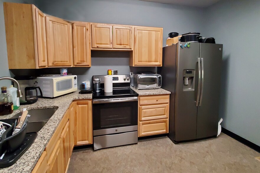More Photos Of 15223 N Government Way, Hayden Warehouse For Sale