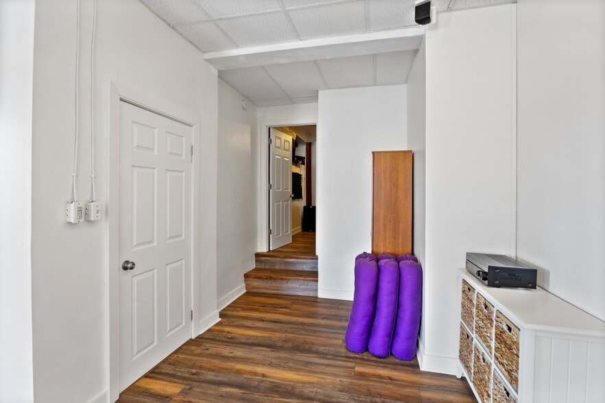 More Photos Of 4165 Tecumseh Rd E, Windsor General Retail For Sale