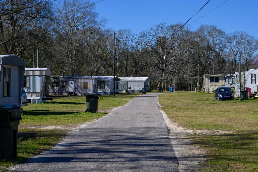 More Photos Of 100 Lunsford Cir, Opp Manufactured Housing Mobile Home Park For Sale