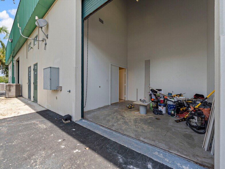 More Photos Of 731-745 Shotgun Rd, Sunrise Office For Sale