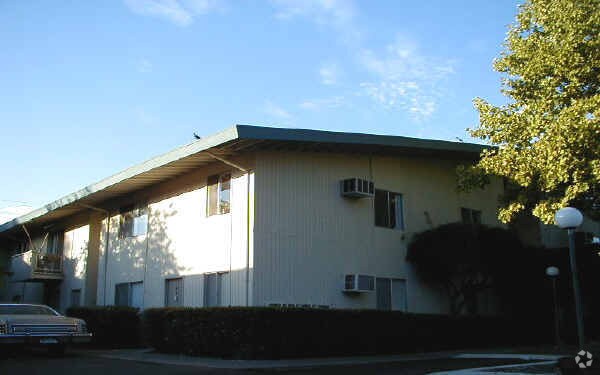More Photos Of 10501 Croetto Way, Rancho Cordova Apartments For Sale