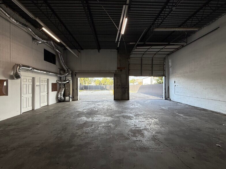 More Photos Of 1717 W Kennedy Blvd, Tampa Warehouse For Sale