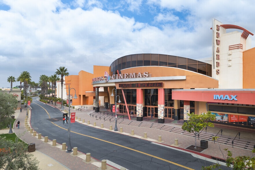 More Photos Of 40820 Winchester Rd, Temecula General Retail For Lease