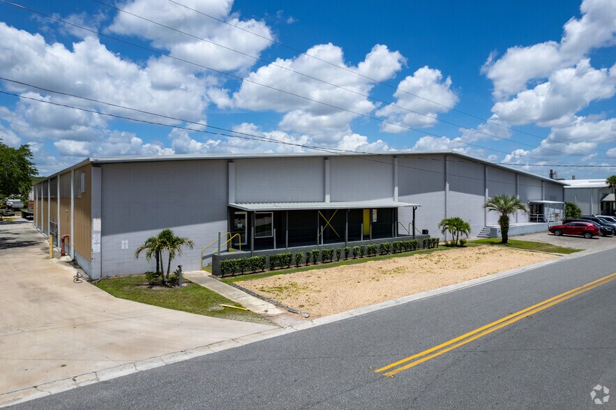 More Photos Of 11222 Astronaut Blvd, Orlando Warehouse For Lease