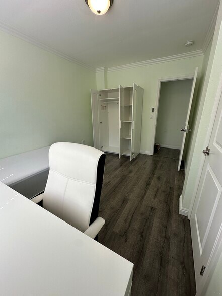 More Photos Of 1161 W 37th Dr, Los Angeles Apartments For Sale