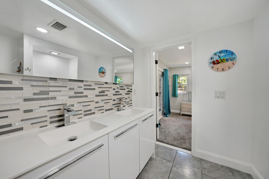 More Photos Of 2461 SW Highway 17, Arcadia Warehouse For Sale
