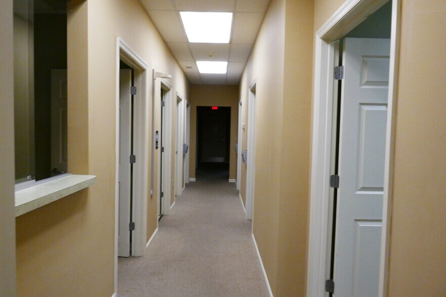 More Photos Of 142 Linden Dr, Winchester Office For Sale