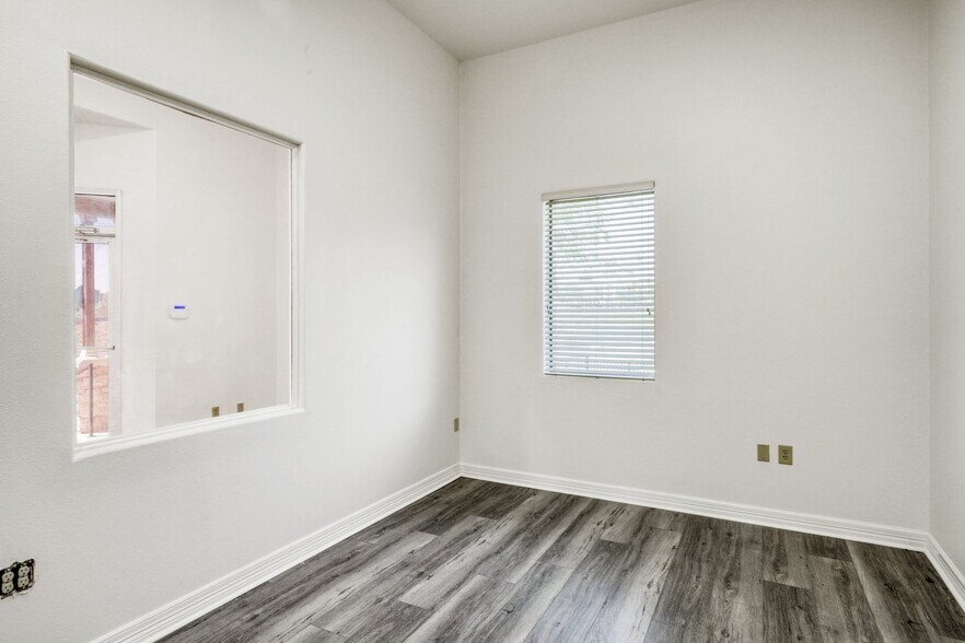 More Photos Of 5727 W I-10 Fwy, San Antonio Office For Lease