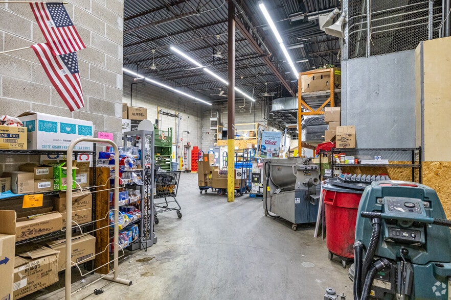 More Photos Of 690 W State St, Burlington Supermarket For Sale