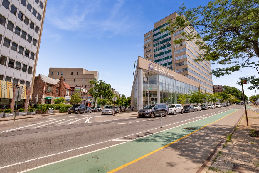 More Photos Of 9717 64th Rd, Rego Park Medical For Lease