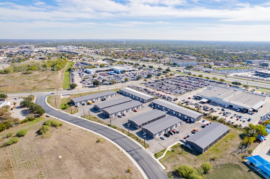 More Photos Of 2203 Cascade Pky, San Antonio Unknown For Lease