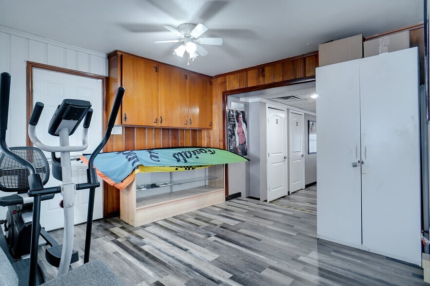 More Photos Of 7298 Glenview Dr, North Richland Hills Freestanding For Sale