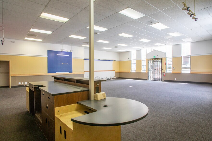 More Photos Of 3400 International Blvd, Oakland Storefront For Sale