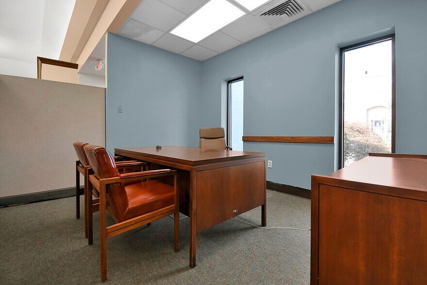 More Photos Of 245 N Seltzer St, Crestline Bank For Sale