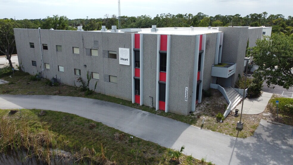 More Photos Of 13320 Metro Pky, Fort Myers Movie Radio TVStudio For Lease