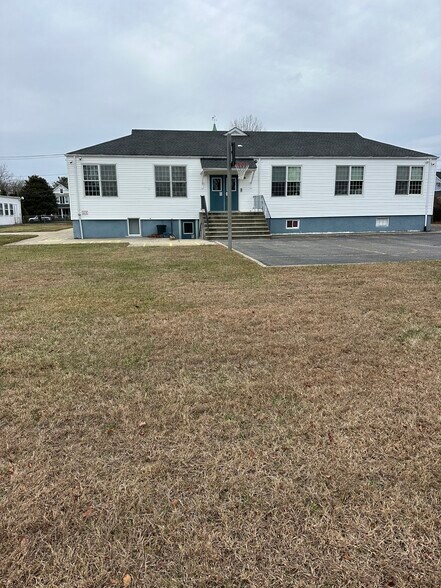 More Photos Of 37 Rollstone Ave, West Sayville Religious Facility For Lease
