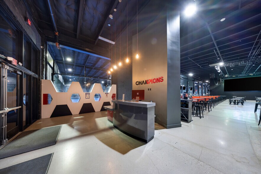 More Photos Of 1360 NW 88th Ave, Doral Bar For Sale