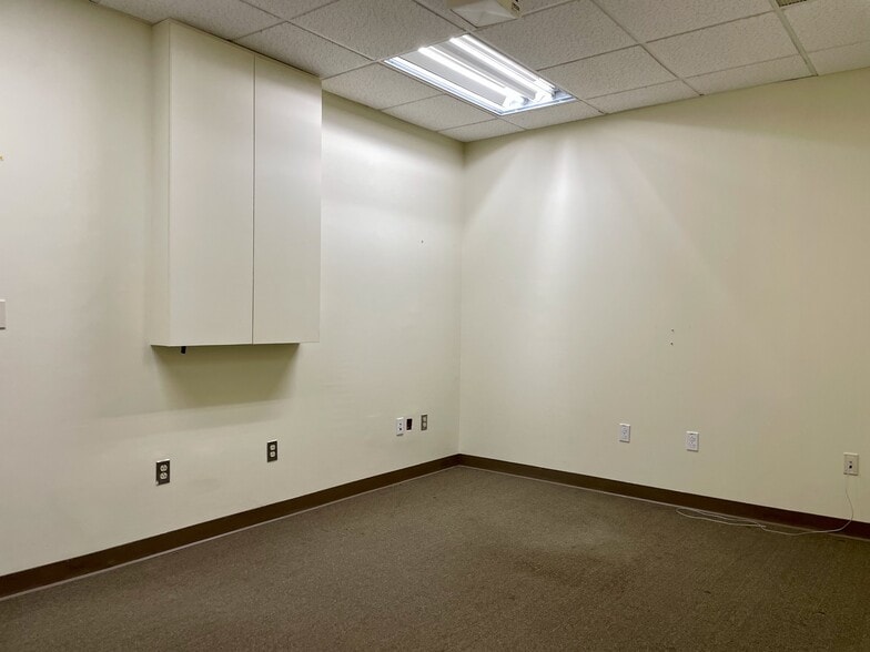 More Photos Of 90 Grove St, Ridgefield Medical For Sale