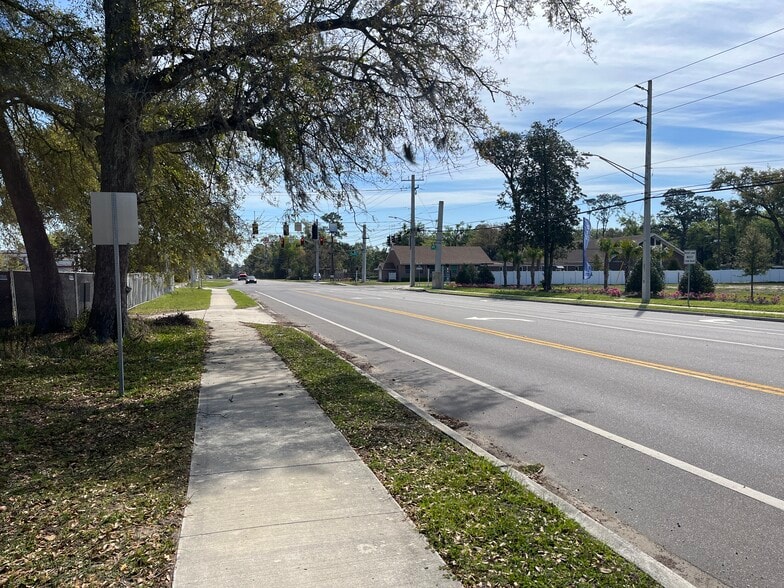 More Photos Of 8141 Ramona Blvd, Jacksonville Medical For Lease