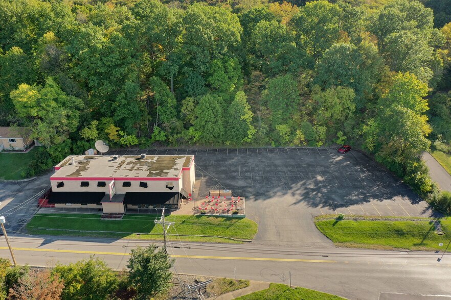 More Photos Of 2749 Noblestown Rd, Pittsburgh Restaurant For Lease
