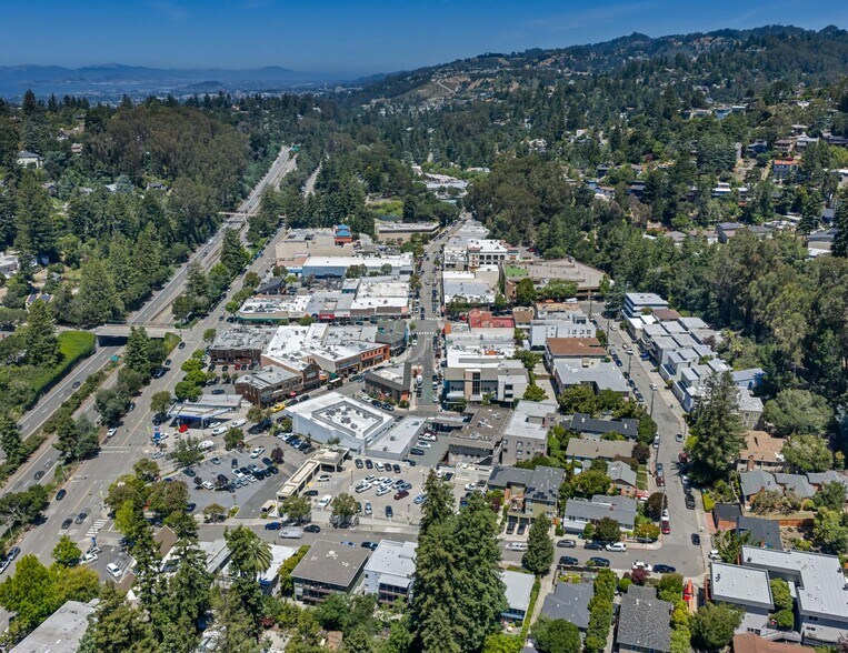 More Photos Of 6201 Antioch St, Oakland Office Residential For Sale