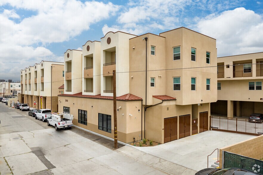 Primary Photo Of 2910 Allesandro St, Los Angeles Apartments For Lease