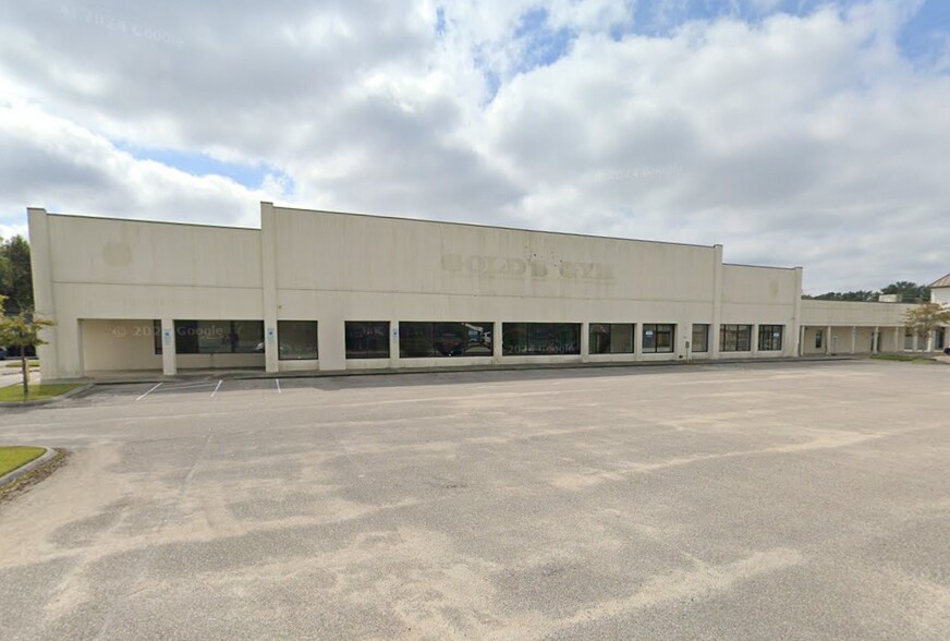 More Photos Of 5000 Market St, Wilmington Schools For Lease