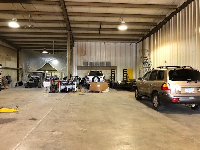 More Photos Of 962 Neubling Ave, Evansville Warehouse For Sale