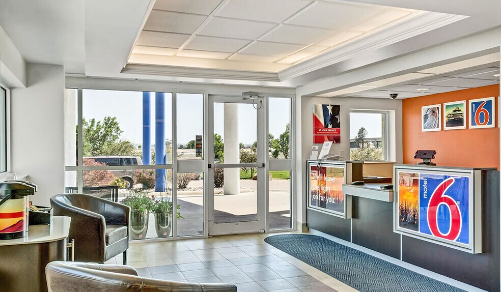 More Photos Of 111 Circle Rd, Big Springs Hotel For Sale