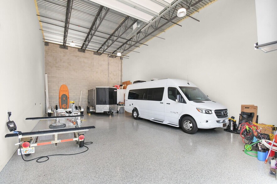 More Photos Of 861 NE Industrial Blvd, Jensen Beach Warehouse For Sale