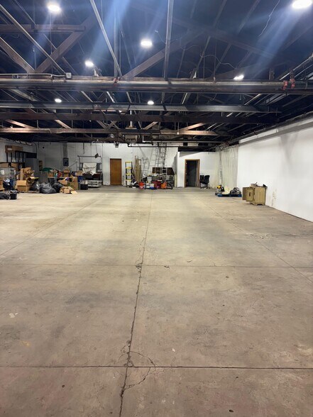 More Photos Of 386-394 Coit St, Irvington Manufacturing For Lease
