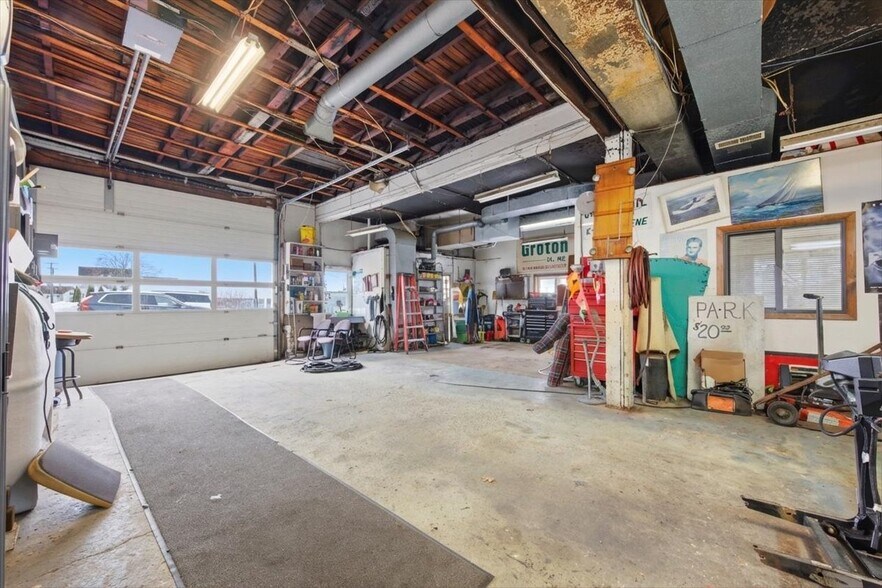 More Photos Of 53 Thames St, Groton Marina For Sale