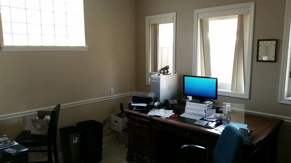 More Photos Of 9140 Broadway Ave, Brookfield Office For Sale