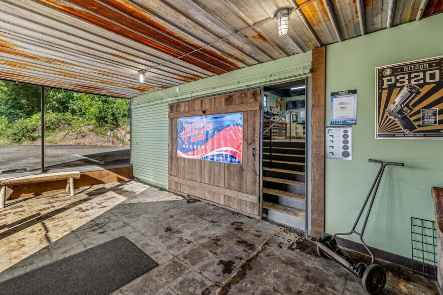 More Photos Of 1358 Plaza Dr, Gainesville Freestanding For Sale