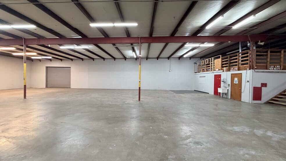 More Photos Of 310 S Union Ave, Springfield Manufacturing For Lease