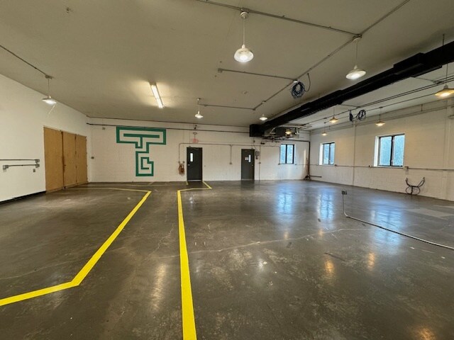 More Photos Of 8 Maple Dr, Monroe Warehouse For Lease