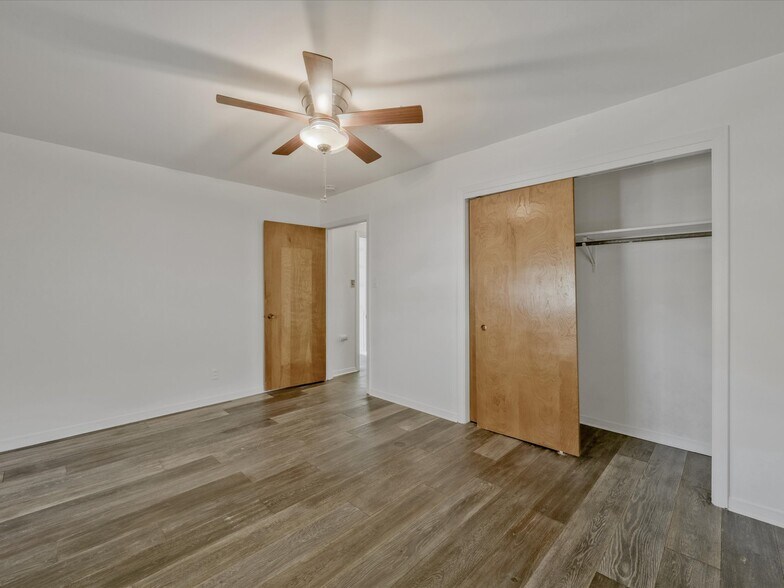 More Photos Of 2326 Hartford Rd, Austin Apartments For Sale