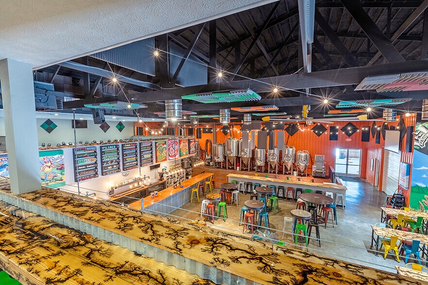 More Photos Of 18967 N US Highway 51, Elkville Mixed Retail For Sale