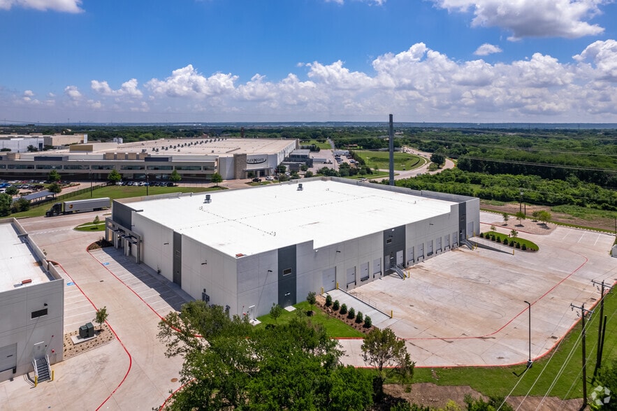 More Photos Of 2129 Bardin Rd, Grand Prairie Distribution For Sale