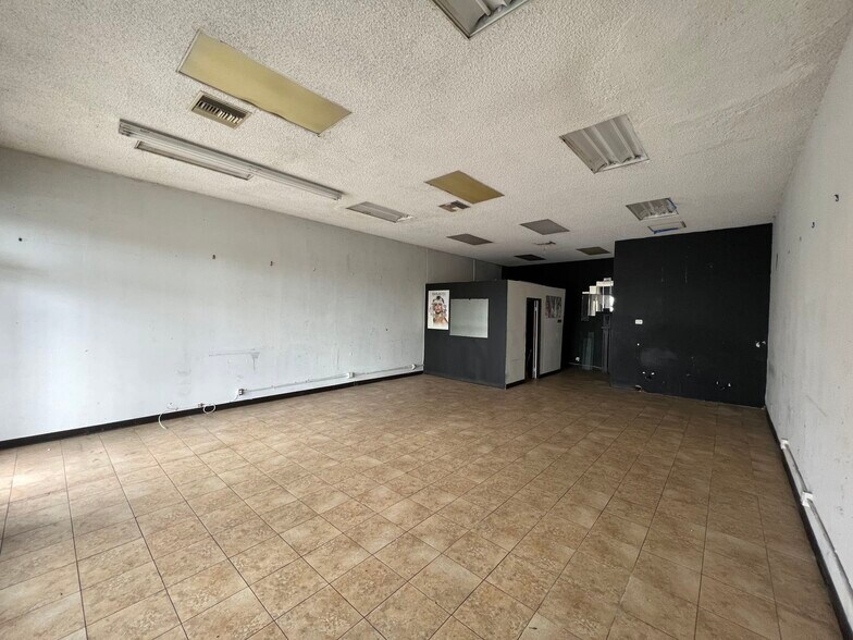 More Photos Of 7625 Eastern Ave, Bell Unknown For Lease