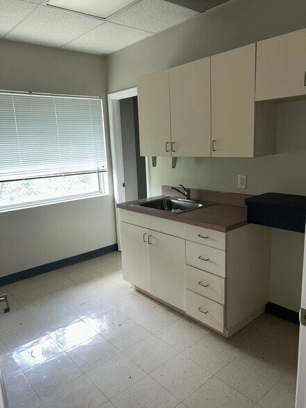 More Photos Of 505 N Federal Hwy, Pompano Beach Freestanding For Lease