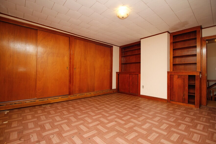 More Photos Of 417 W Blackwell St, Dover Office Residential For Sale