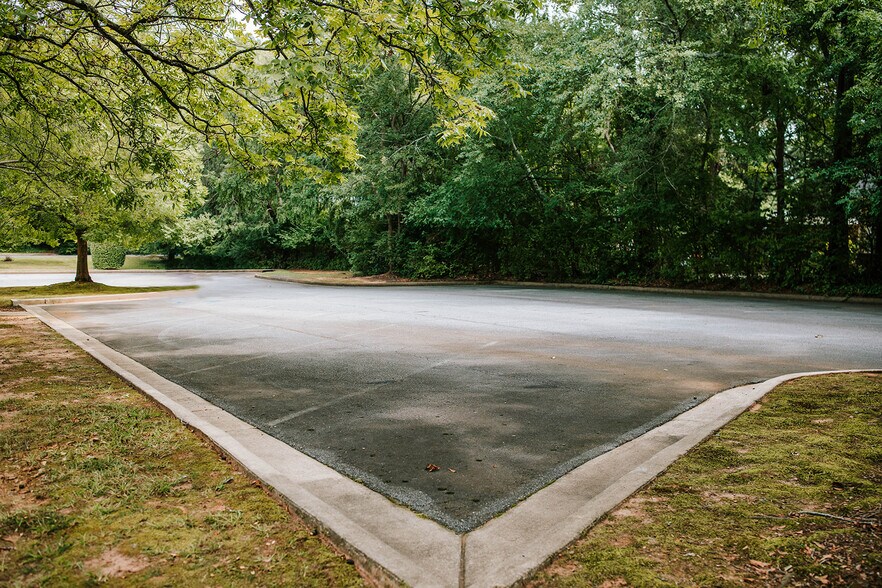 More Photos Of 405 Gaines School Rd, Athens Office Residential For Lease