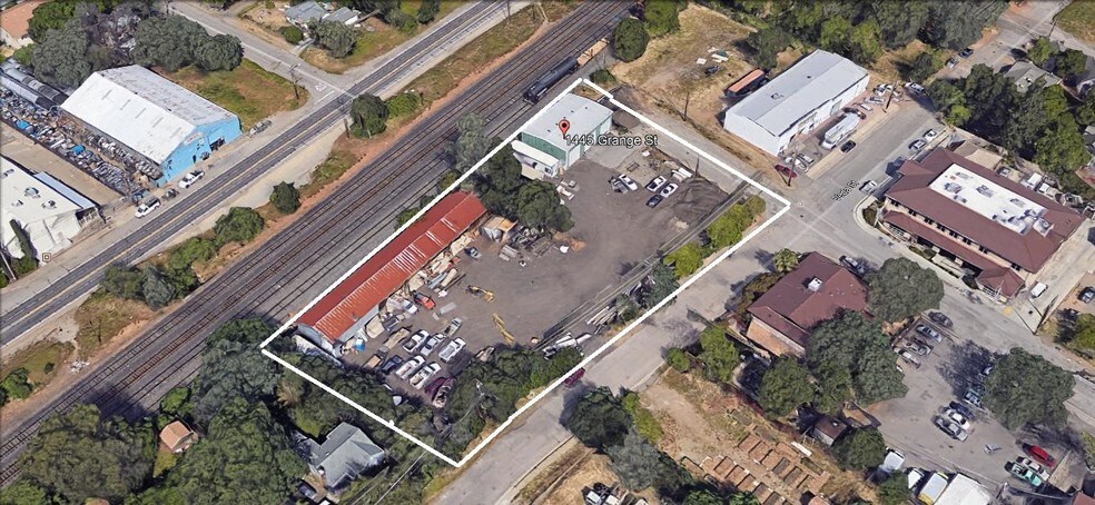More Photos Of 1445 Grange St, Redding Warehouse For Lease